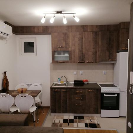 Apartman Ana Nis Luaran gambar