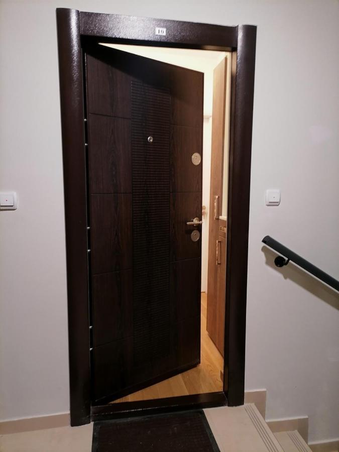 Apartman Ana Nis Luaran gambar