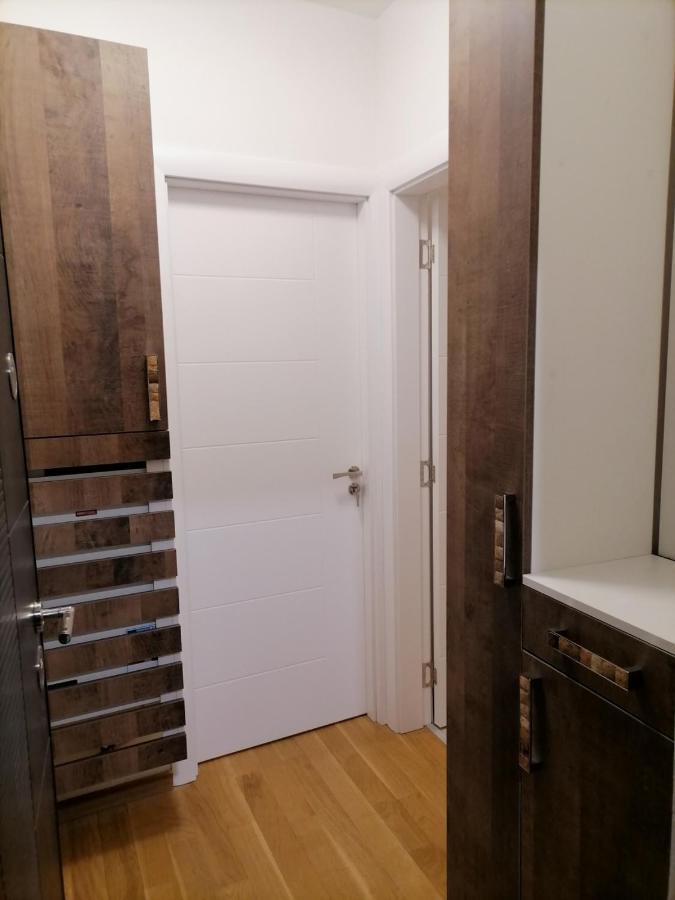 Apartman Ana Nis Luaran gambar